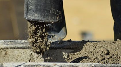 Concrete Admixtures: The Complete Guide — Functions, Dosage and When to Use Each